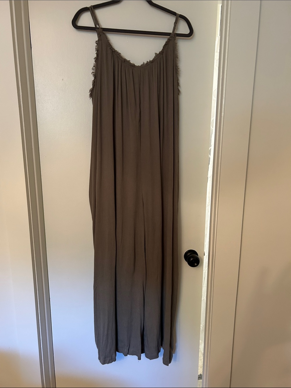 Sleeveless Flowing jumpsuit in olive green